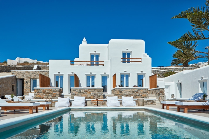 Mykonos Waves Beach Estero