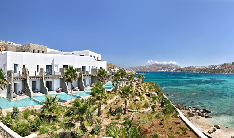 Aeonic Suites & SPA Estero