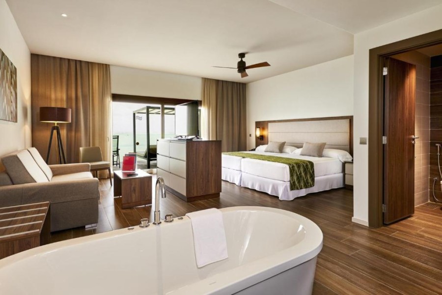 Hotel Riu Atoll - photo 3