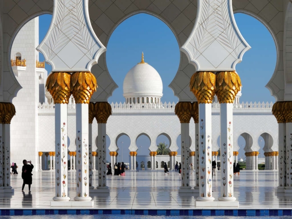 Volti d'Arabia: Oman ed Emirati Tour Estero