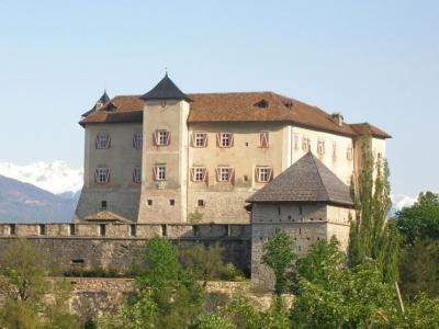 Castle's tour 